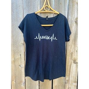 a nurse’s prayer v neck black tee